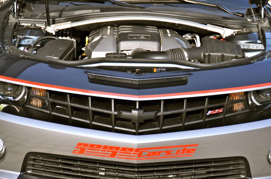 Моторный отсек Chevrolet Camaro SS Supercharged 568 Convertible by GeigerCars 2011 года  (фото 10 из 15)